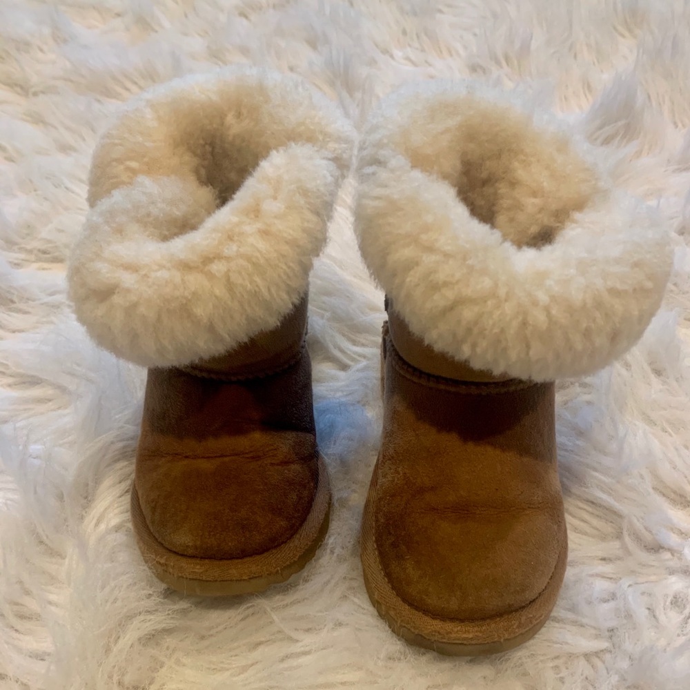 Kids Tan UGGs size 10